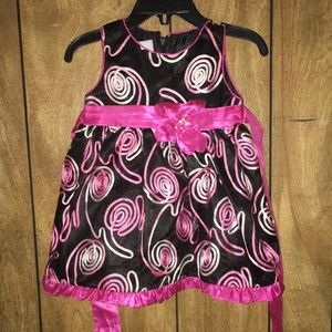 Circle pattern dress